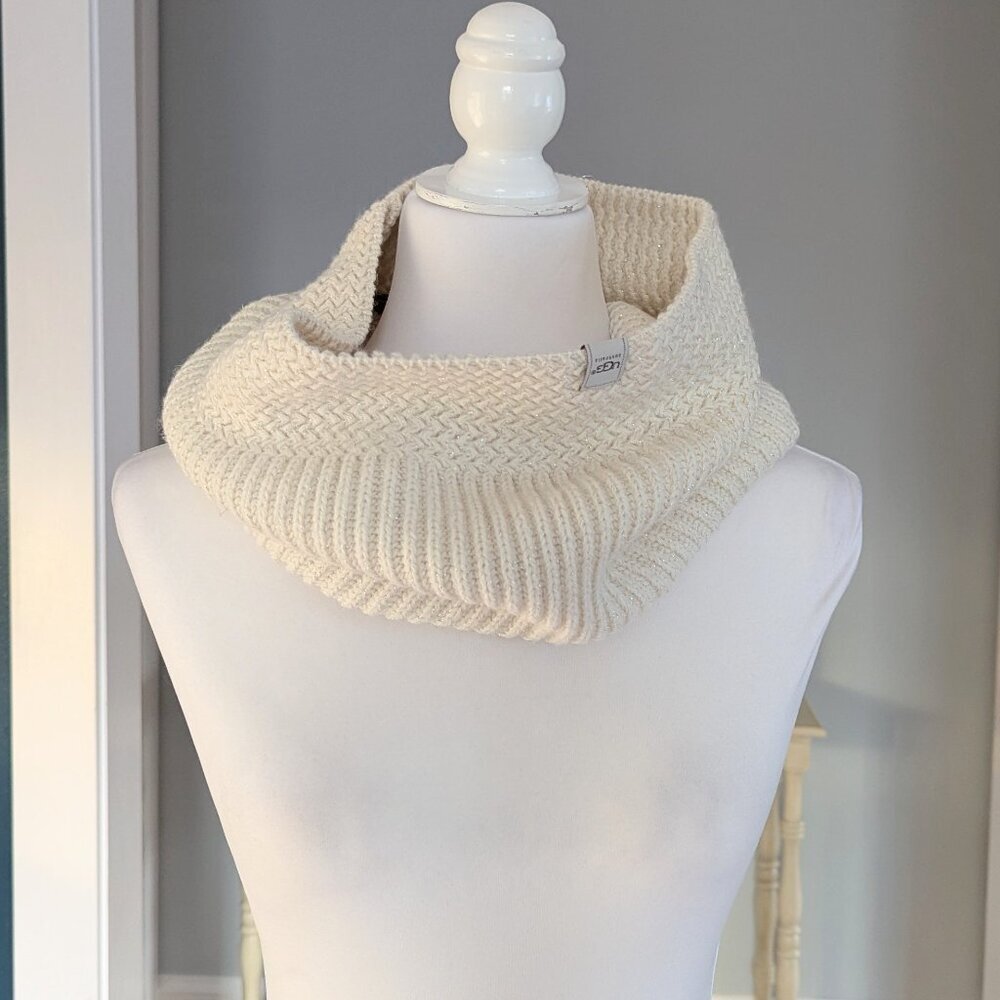 Ugg Nyla Wool Blend Infinity Scarf Snood Chunky Cream